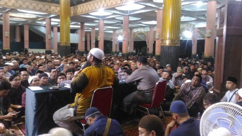 “Bertahan dalam Keterasingan” Bersama Ust. Subhan Bawazier