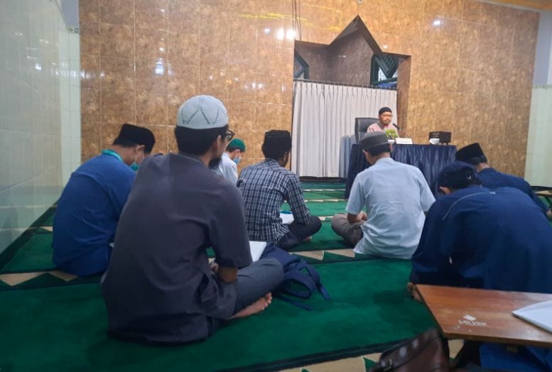 Belajar Nulis Bareng dr. Raehanul Bahraen