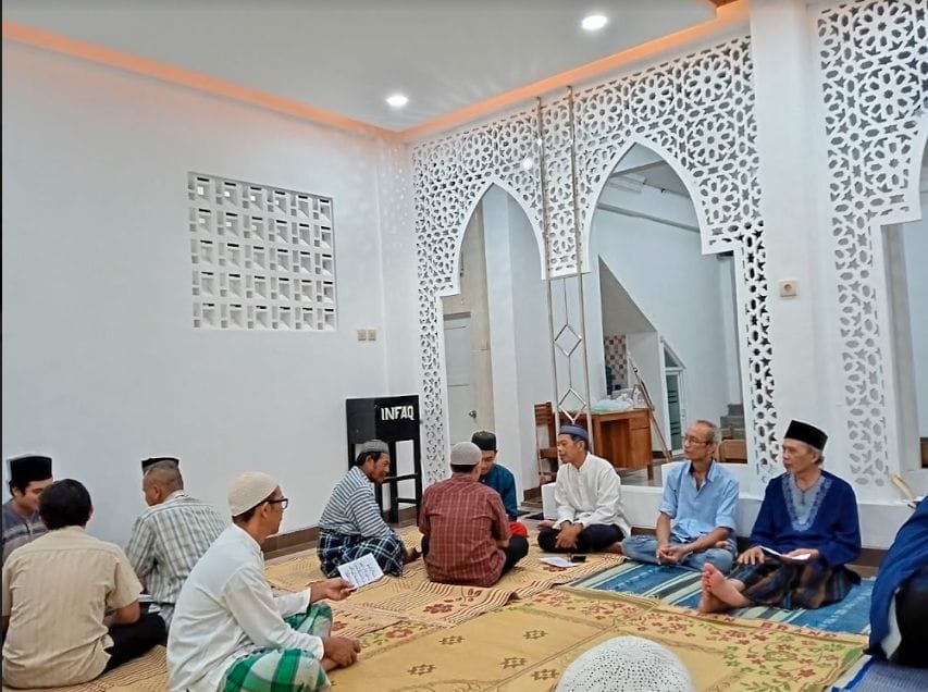 RTAK Membantu Bapak-Bapak Kampung Dipowinatan Ngaji Qur’an