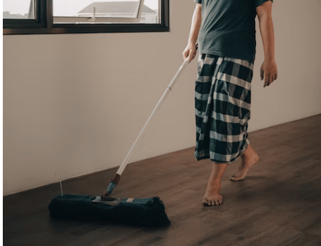 Wisma Muslim Bersih-Bersih Masjid